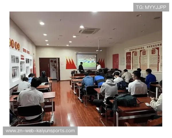足球裁判委员会在判罚教育中开展全国巡回示范与公众教学活动，足球裁判培训会